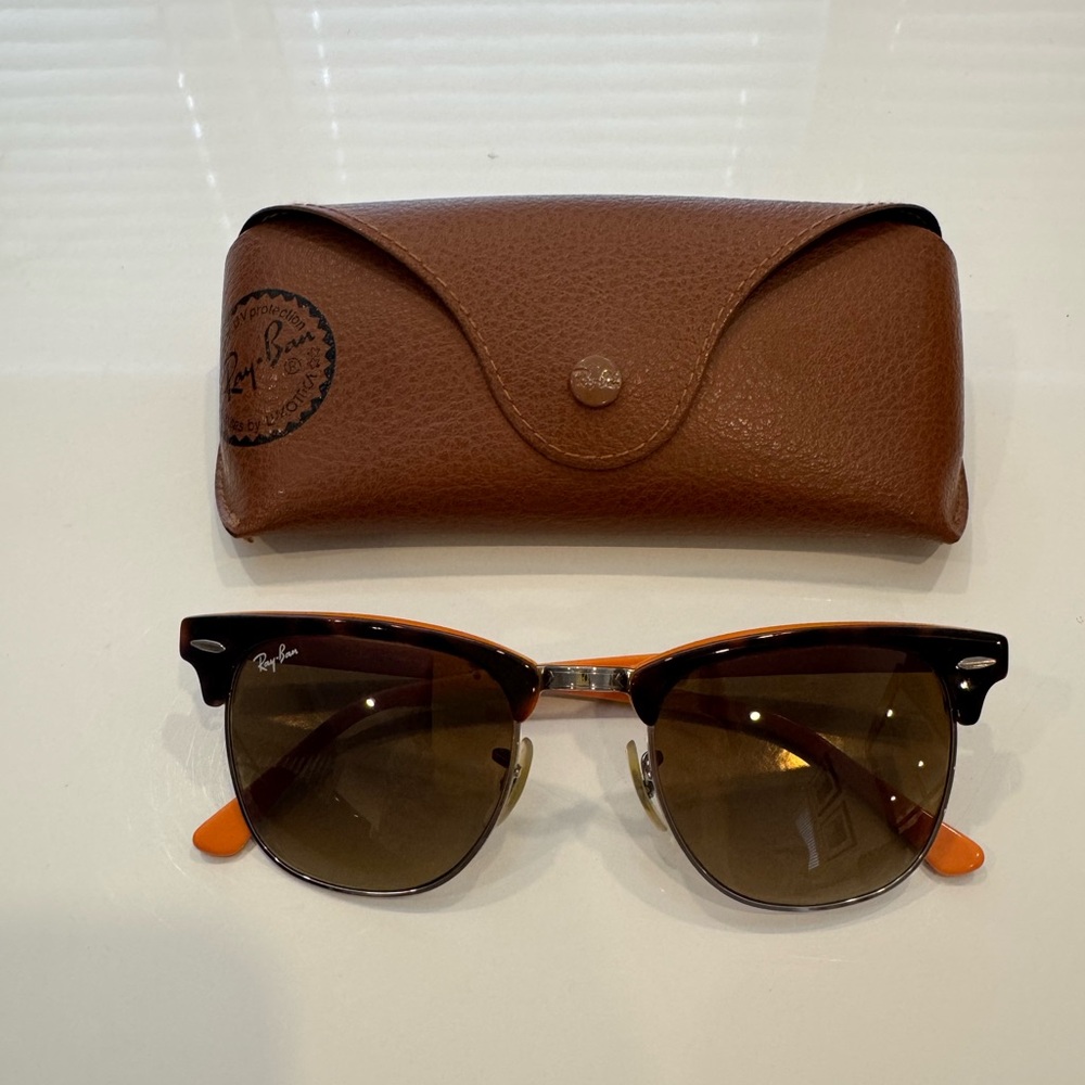 Ray-Ban club master classic with Case